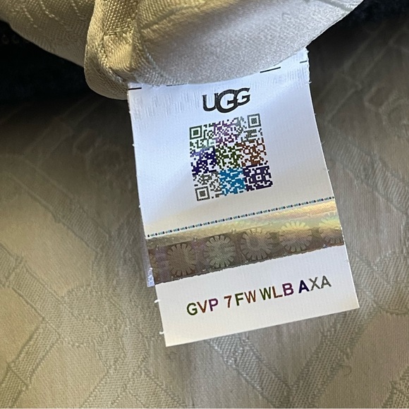 UGG shearling backpack NWOT - Picture 14 of 15